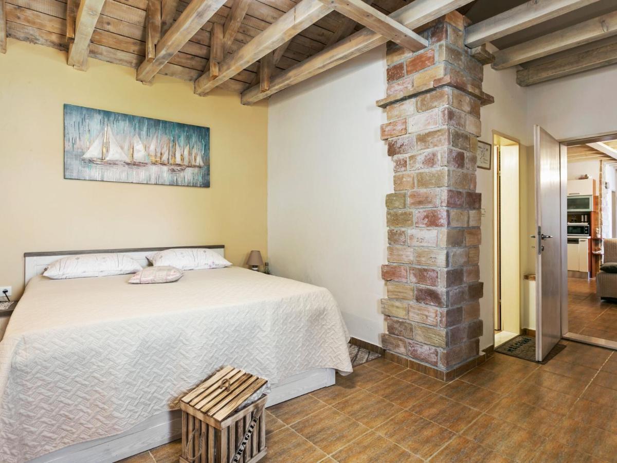 Chic Holiday Home In Marina With Private Swimming Pool エクステリア 写真