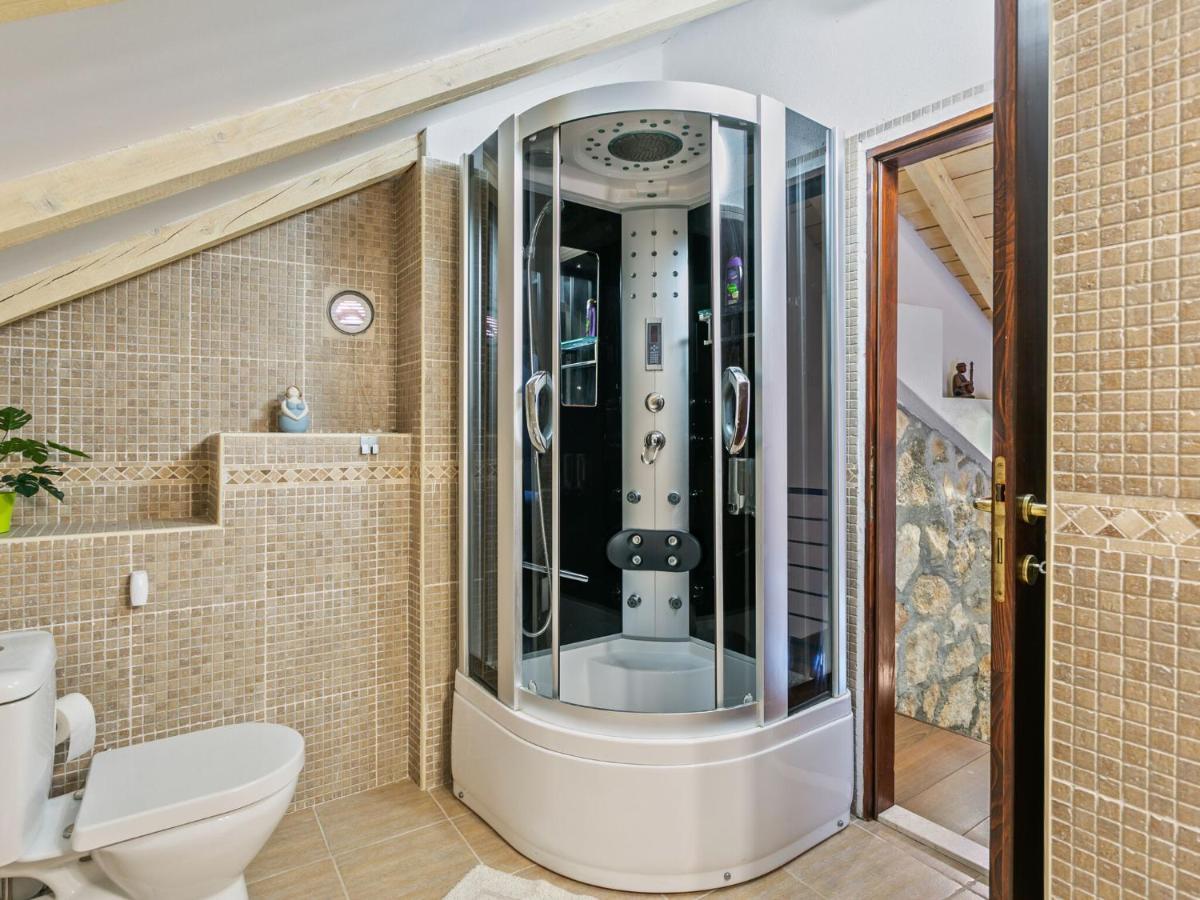 Chic Holiday Home In Marina With Private Swimming Pool エクステリア 写真