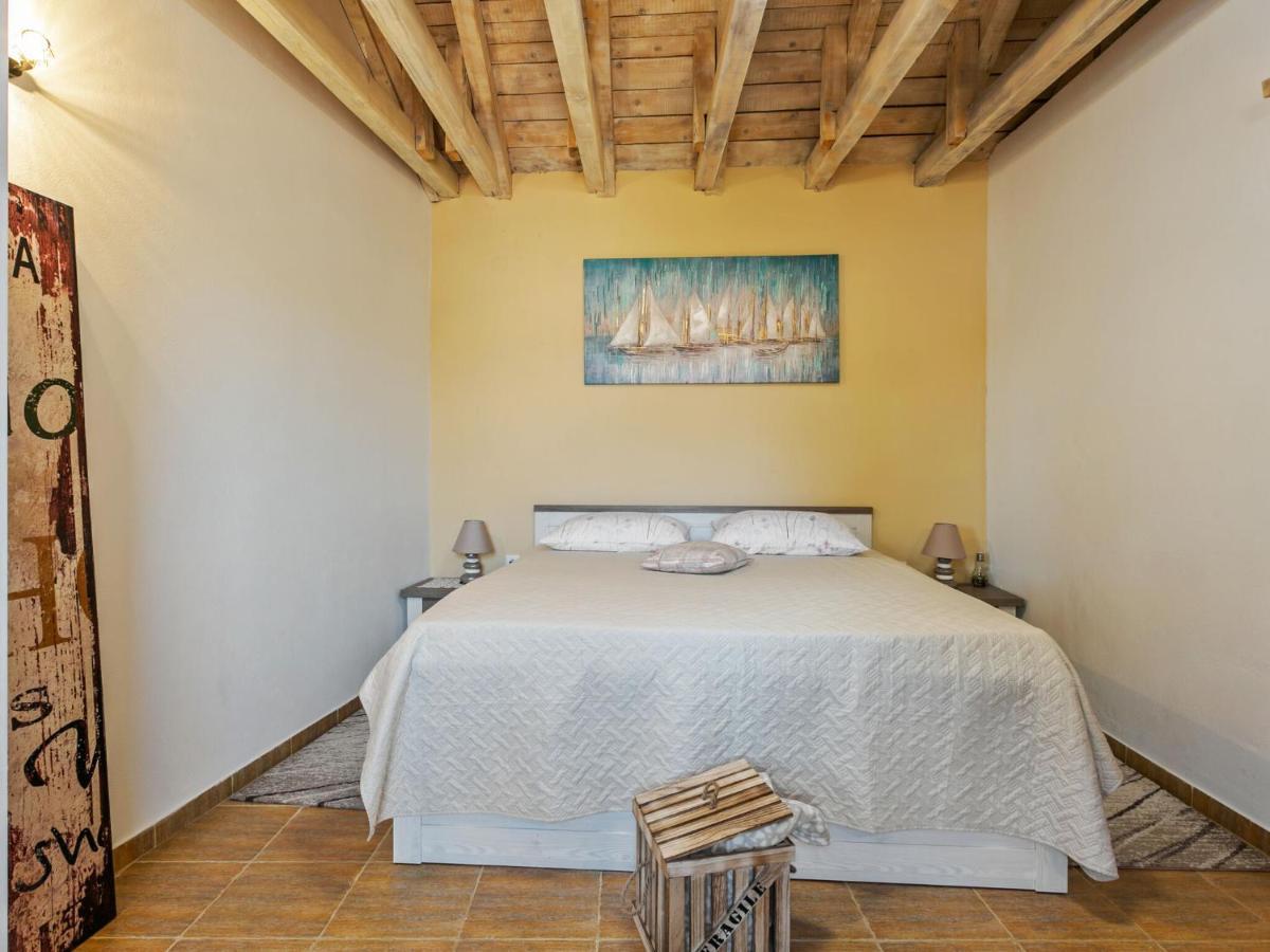 Chic Holiday Home In Marina With Private Swimming Pool エクステリア 写真