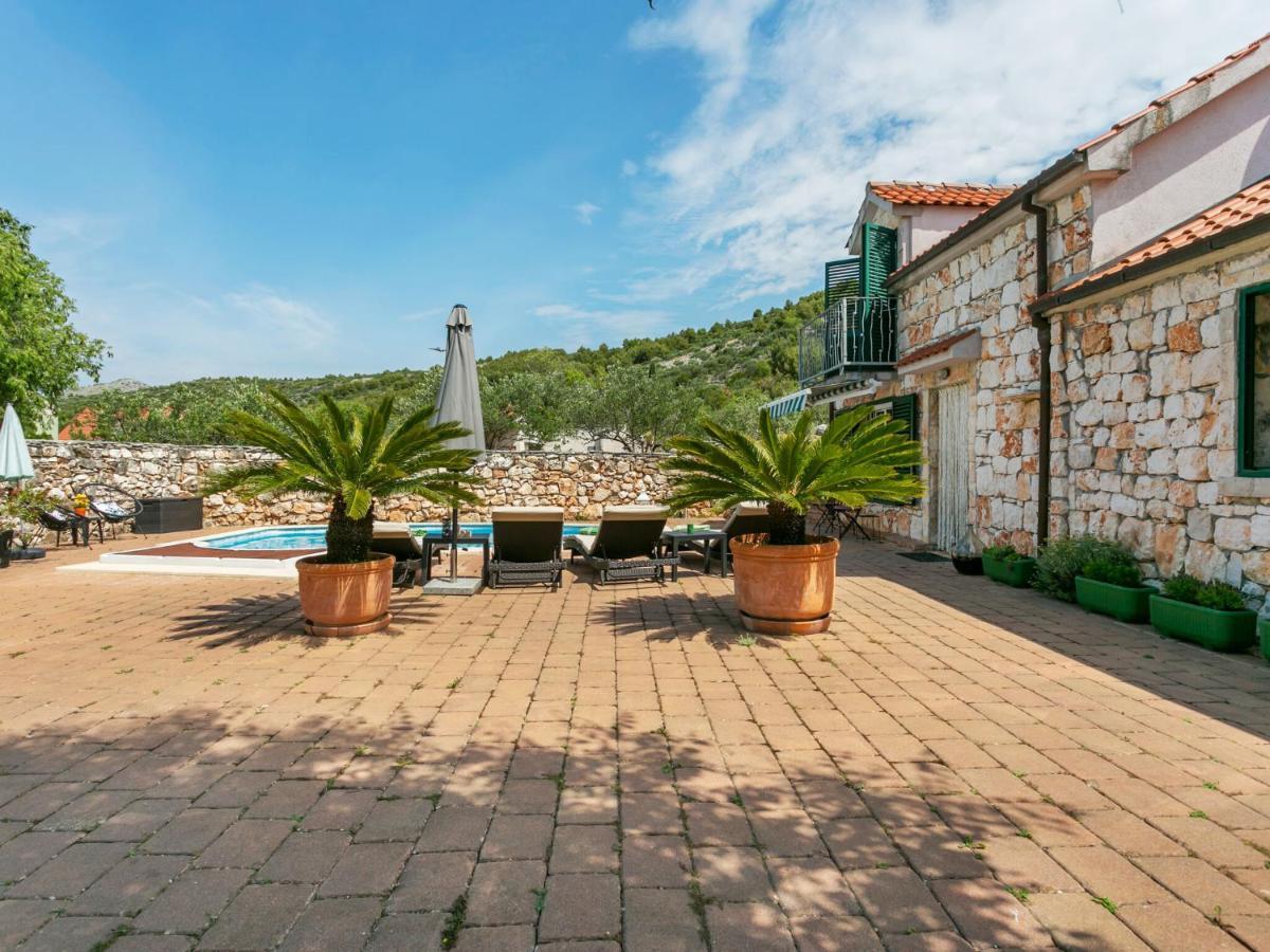 Chic Holiday Home In Marina With Private Swimming Pool エクステリア 写真
